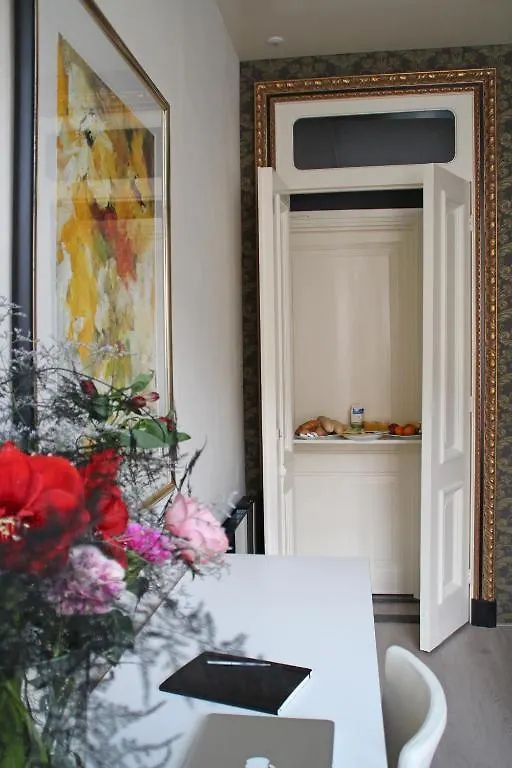 Hof, A Luxury B&B In The Center Of Eindhoven Couette-café